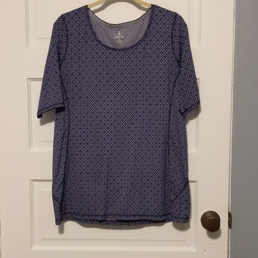 Short sleeve performance tee